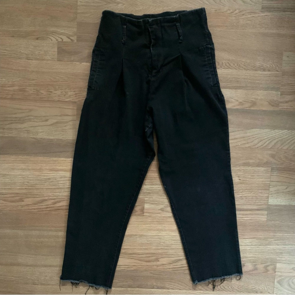 👉Forever 21 Soft Stretch High Waist Distressed Jeans